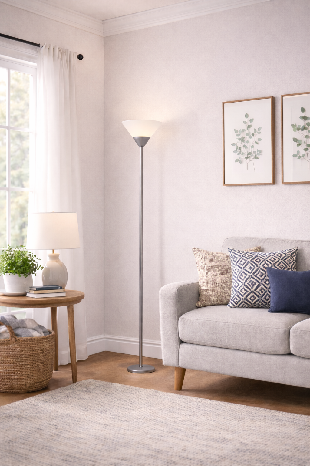 Elegant 1-Light Floor Lamp – Silver Finish