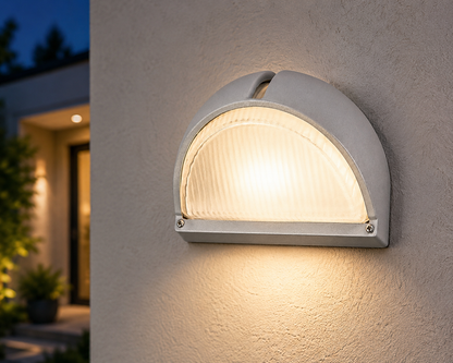 L/CEN 1-Light Outdoor Wall Light – Silver Finish – 03468-4