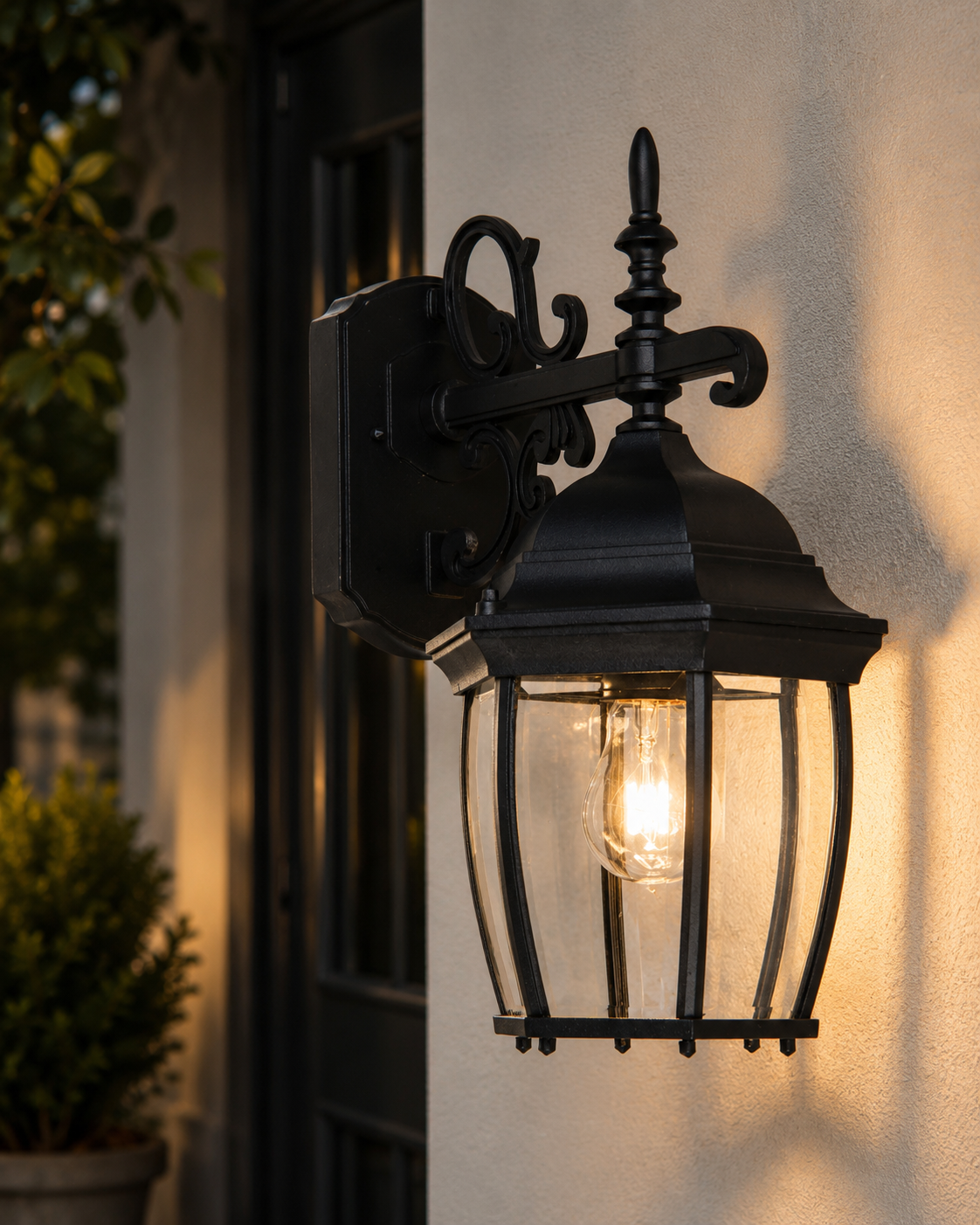 L/CEN 1-Light Outdoor Wall Lamp – Black Finish – 4567-2