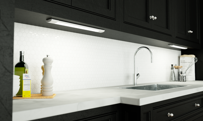 U19MTK18W  18" DIMMABLE MOTION LED 3CCT BAR WHITE